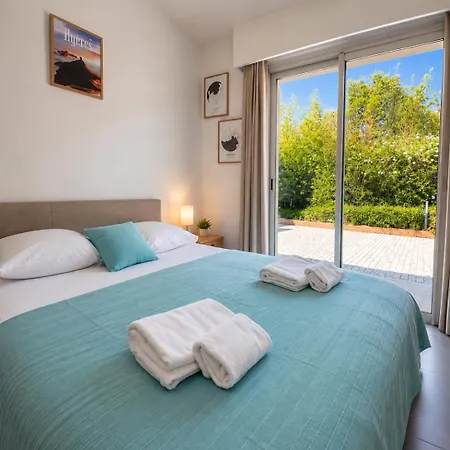 St Cyprien - Accessible A Pied - Piscine Chauffee Feriehus Lecci